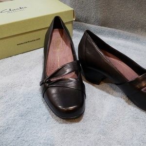 Clarks Artisan Low Heel Black 7.5
